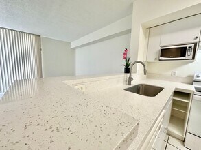 5077 NW 7th St in Miami, FL - Building Photo - Building Photo