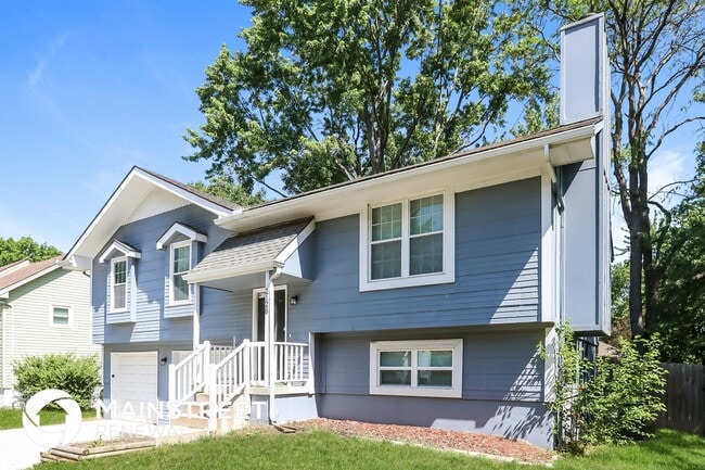 2128 NE Cookson St in Lee's Summit, MO - Building Photo - Building Photo