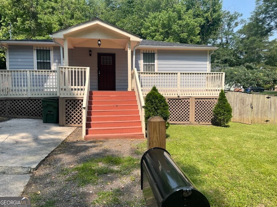 16 Wadley St NW in Atlanta, GA - Building Photo