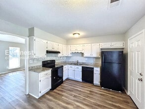 3400 Laurelwood Dr in Horn Lake, MS - Foto de edificio - Building Photo