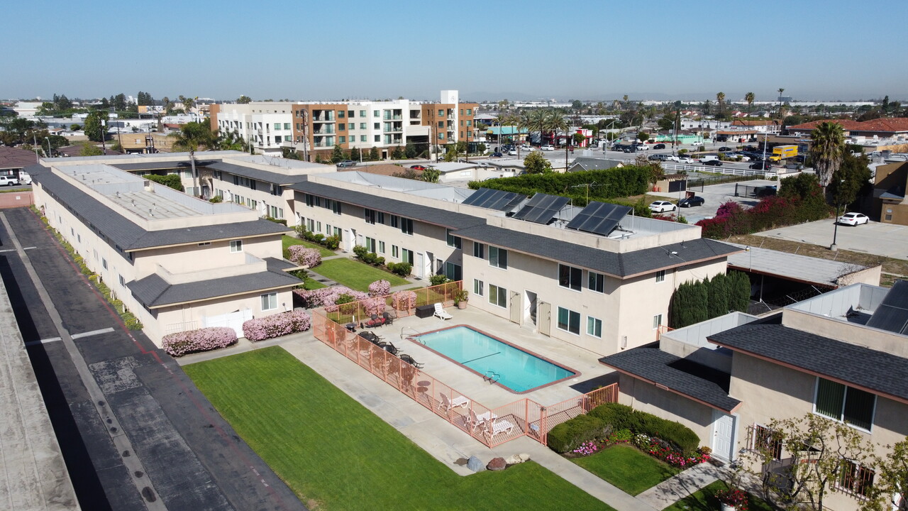 Kona Palms Apartments in Carson, CA - Foto de edificio