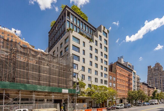 345-349 W 14th St in New York, NY - Building Photo - Building Photo