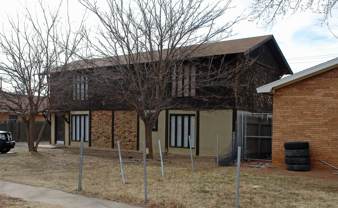 1925 66th St in Lubbock, TX - Building Photo