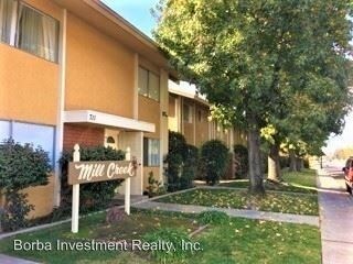 711 E Noble Ave in Visalia, CA - Foto de edificio