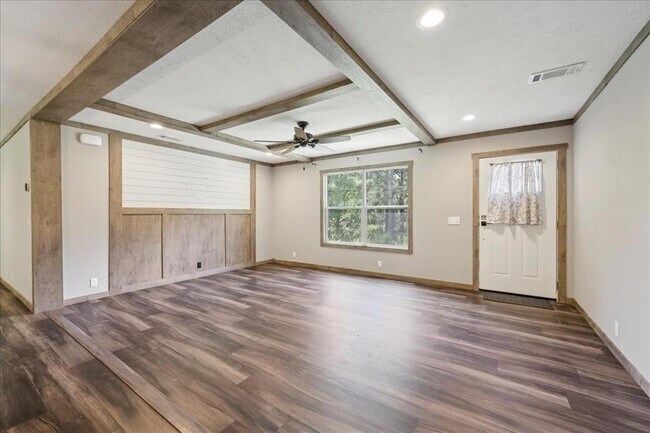 13585 Mesa Dr in Hamshire, TX - Building Photo - Building Photo