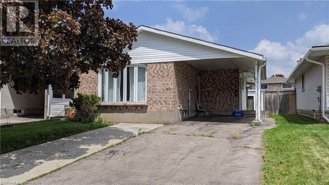 property at 90 Moscrip Rd