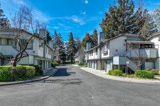 Ridgewood Manor in Fremont, CA - Building Photo - Building Photo