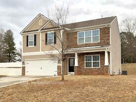 108 Rippling Water Dr in Mount Holly, NC - Building Photo