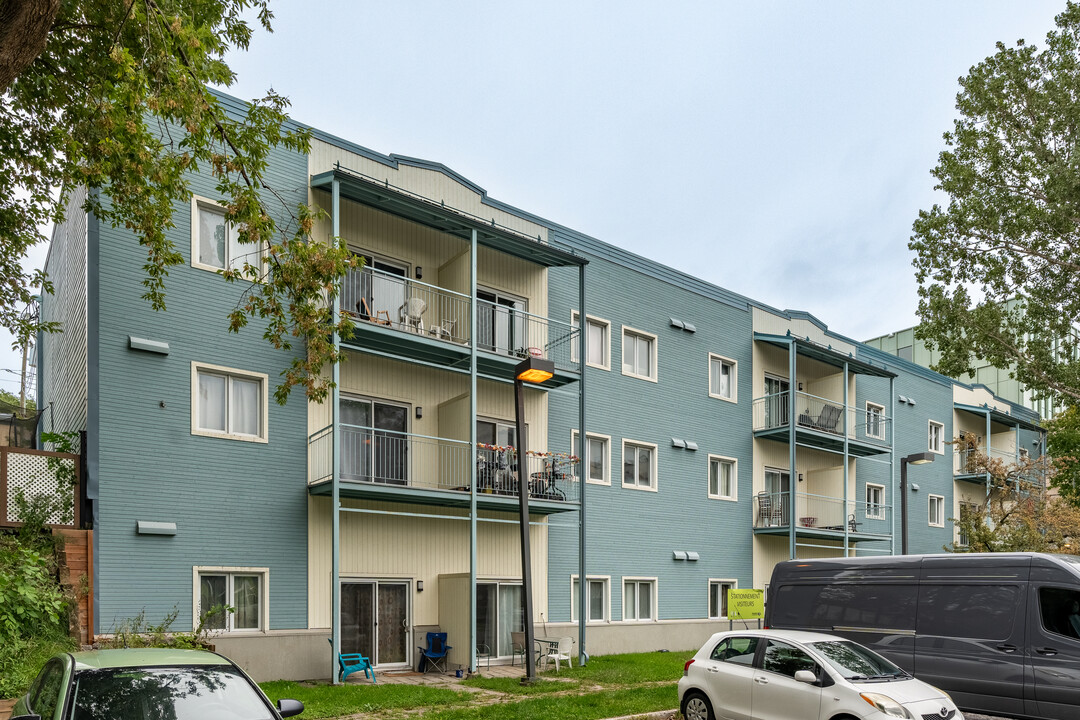 1575 François-1Er Av in Québec, QC - Building Photo