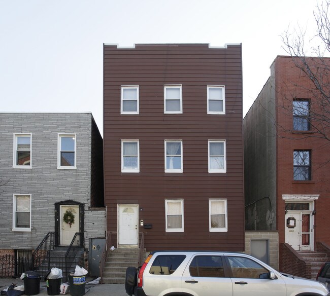 76 Freeman St in Brooklyn, NY - Building Photo - Building Photo