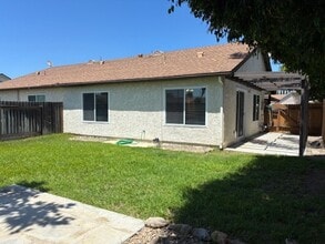 5290 Hidalgo St in Camarillo, CA - Building Photo - Building Photo