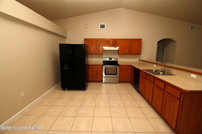 1911 Garbett Ave in Palm Bay, FL - Building Photo - Building Photo