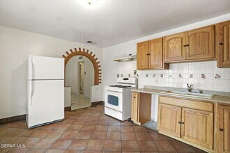 1150 Stanley St in El Paso, TX - Building Photo - Building Photo