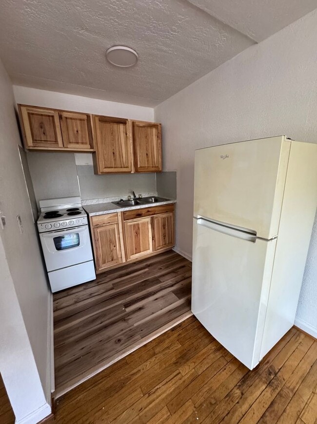 620 W Fairhaven St in Roseburg, OR - Building Photo - Building Photo