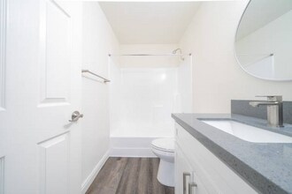 343 Autumn Dr in San Marcos, CA - Building Photo - Building Photo