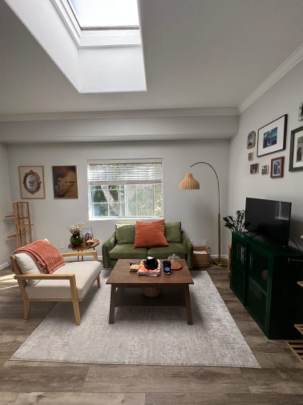 1072 Laguna Ave in Los Angeles, CA - Foto de edificio - Building Photo