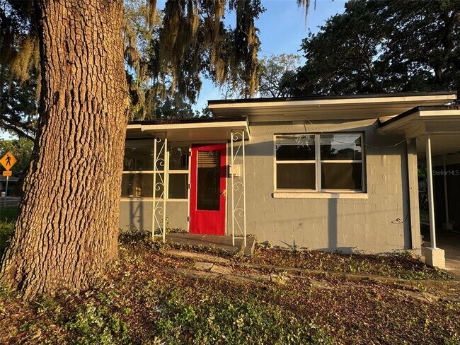 property at 1122 E Anderson St