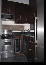 206 E 83rd St-Unit -1E in New York, NY - Building Photo - Building Photo