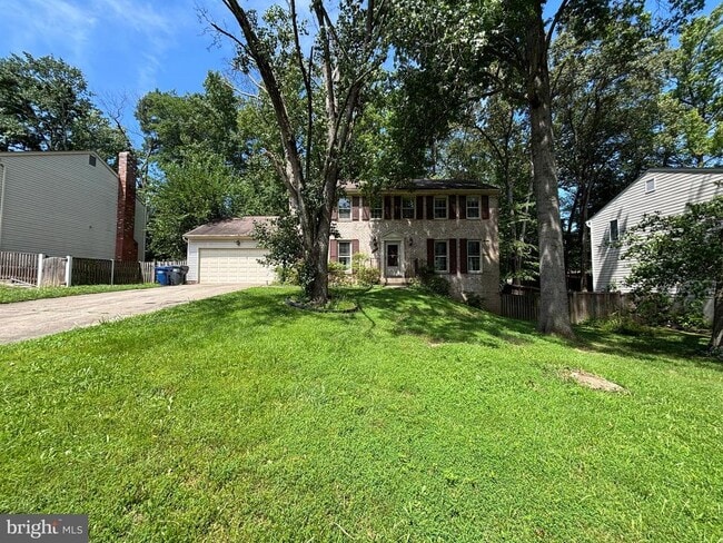 8210 Riverside Rd in Alexandria, VA - Building Photo - Building Photo