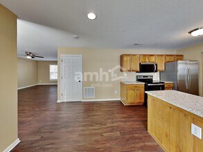 515 Indian Lake Dr in Maineville, OH - Foto de edificio - Building Photo