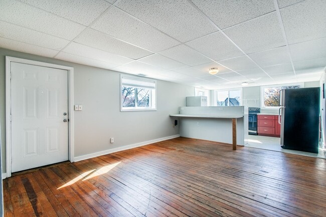 84 E Main St in Brevard, NC - Building Photo - Building Photo