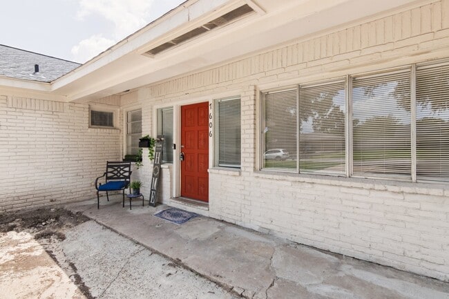 1606 Oaks Dr in Pasadena, TX - Building Photo - Building Photo