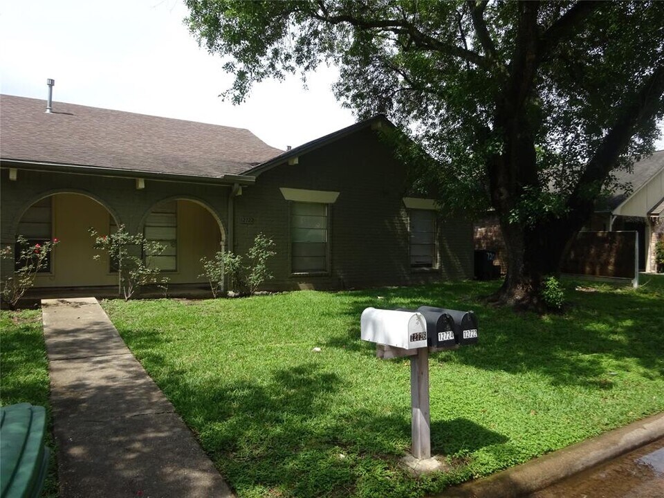 12722 Shannon Hills Dr Photo