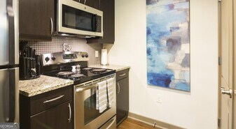 880 Glenwood Ave SE, Unit 2323 in Atlanta, GA - Building Photo