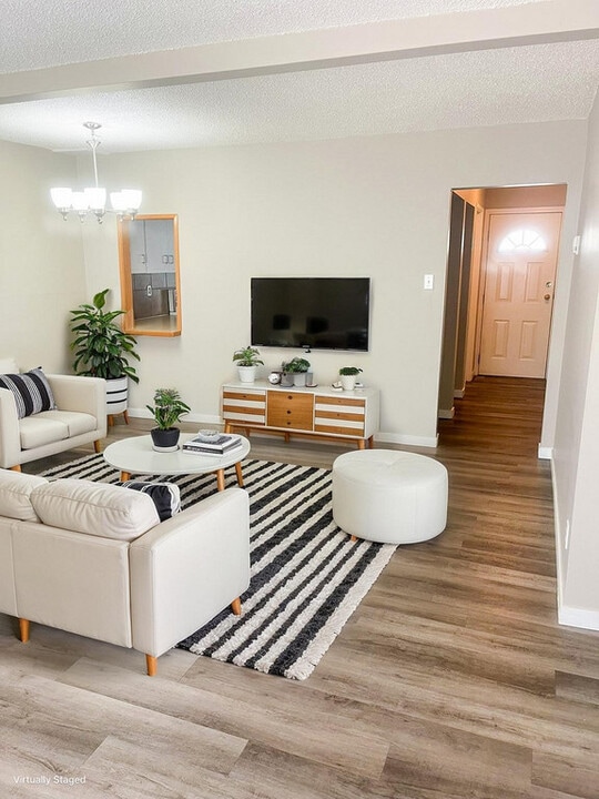 Thompson River Townhomes in Kamloops, BC - Building Photo