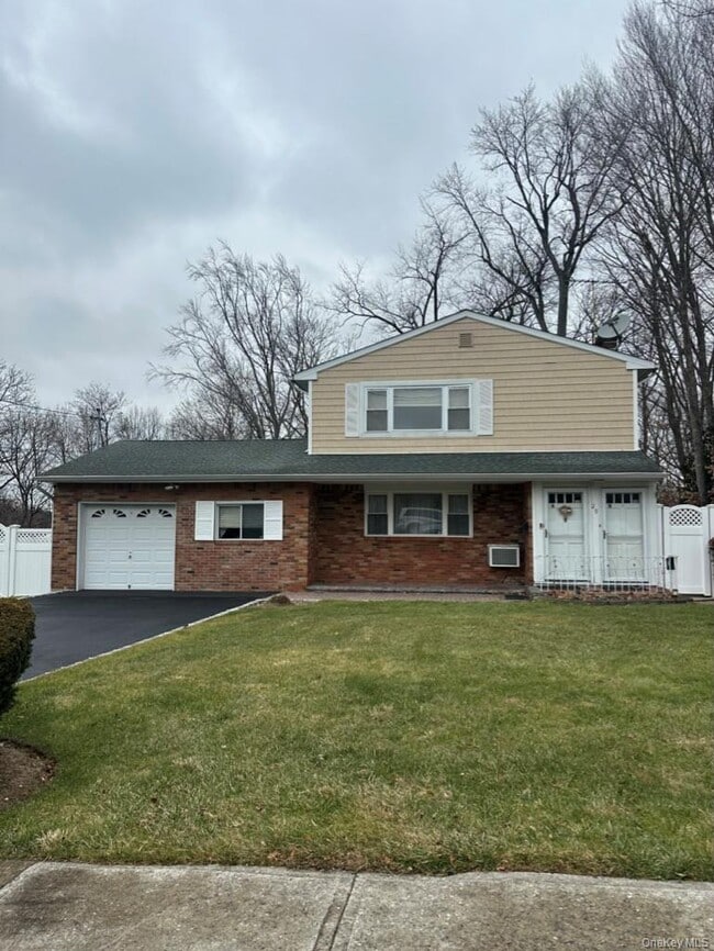 property at 29 Hendrick Ave