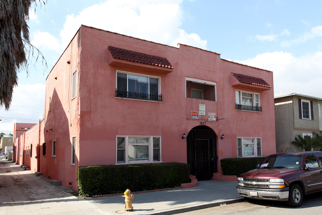 927 Magnolia Ave in Long Beach, CA - Building Photo