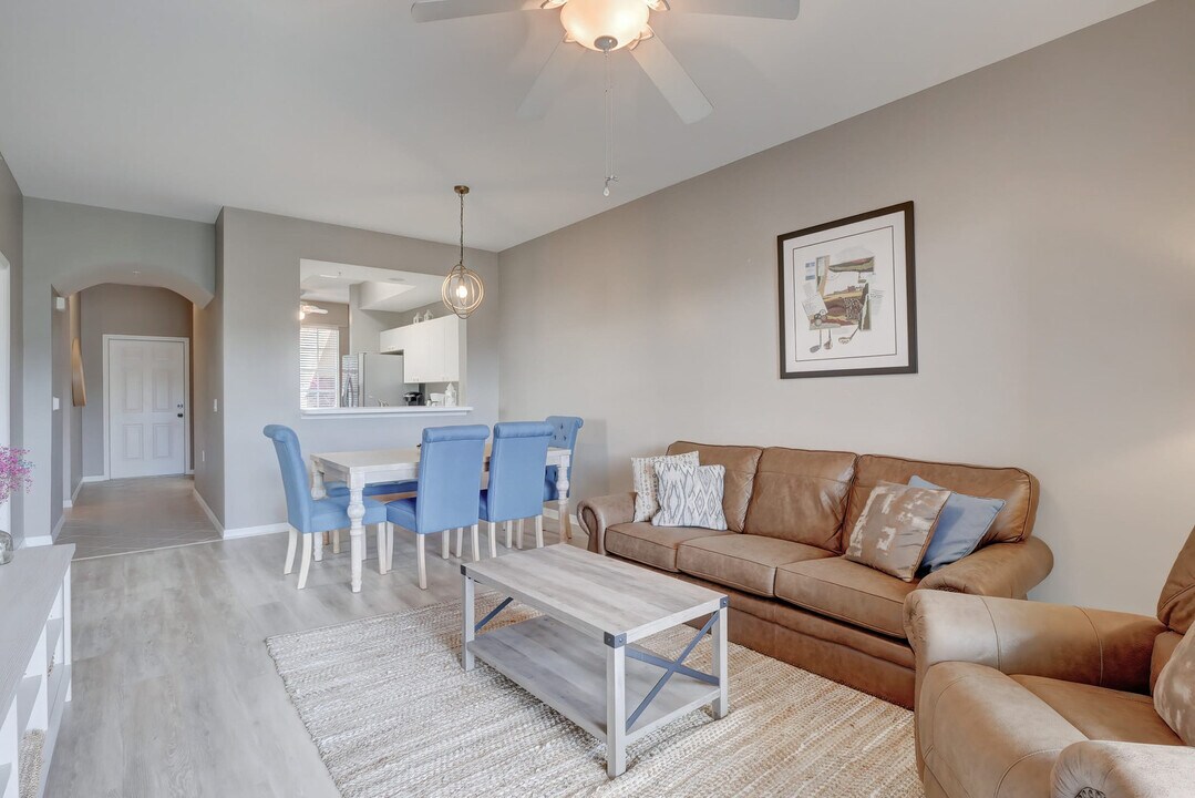 2805 Cypress Trace Cir in Naples, FL - Building Photo