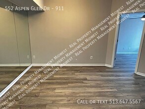 552 Aspen Glen Dr-Unit -911 in Cincinnati, OH - Building Photo - Building Photo