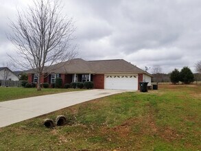 323 Willow Oak Dr in Harvest, AL - Building Photo - Building Photo