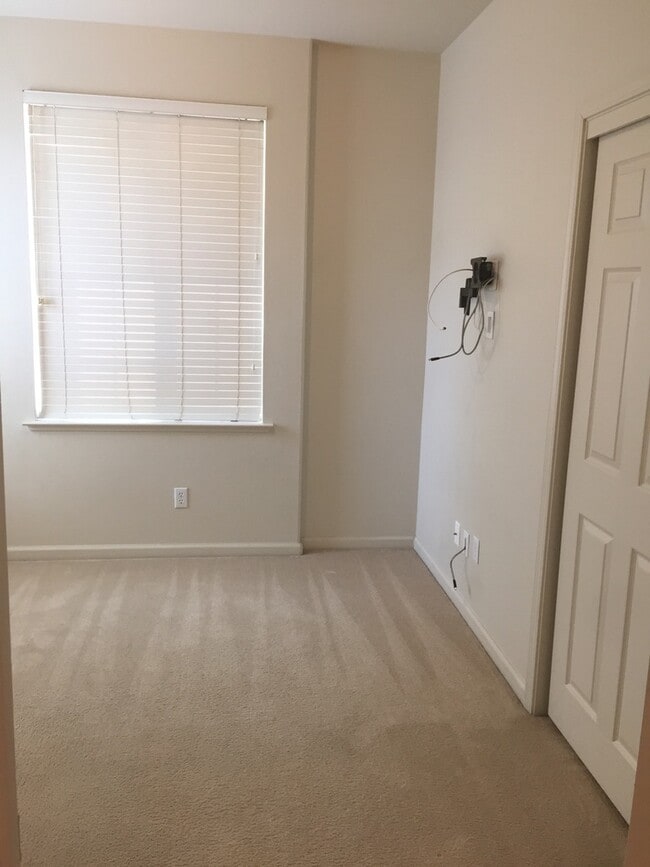 property at 1495 Breezeway Ct