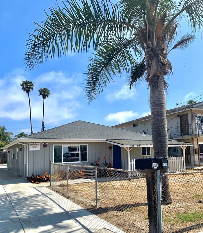 6794 Del Playa Dr in Goleta, CA - Building Photo - Building Photo