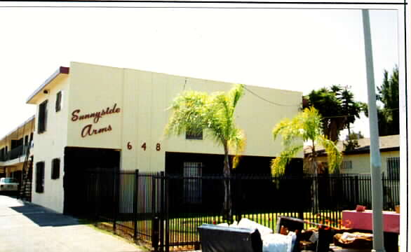 Sunnyside Arms Apartments in Los Angeles, CA - Building Photo