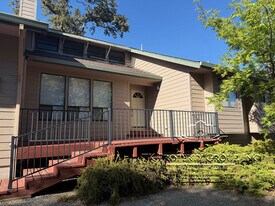 11611 Sandpiper Way in Penn Valley, CA - Building Photo