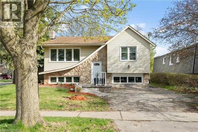 property at 54 Oriole Pkwy