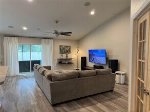 244 Whispering Oaks Way in Auburndale, FL - Foto de edificio - Building Photo