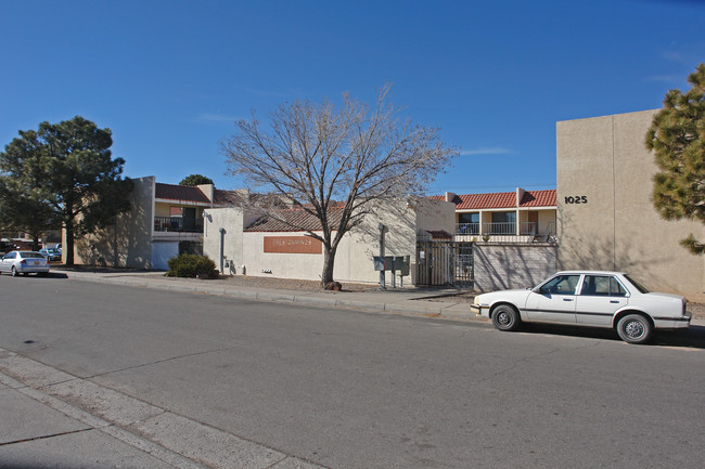 Tres Caminos in Albuquerque, NM - Building Photo - Building Photo