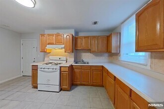 10 Fleming Ave in Newark, NJ - Building Photo - Building Photo