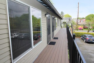 1680 SE Rex St in Portland, OR - Foto de edificio - Building Photo