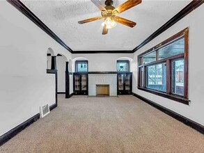 3725 E 151st St in Cleveland, OH - Building Photo - Building Photo
