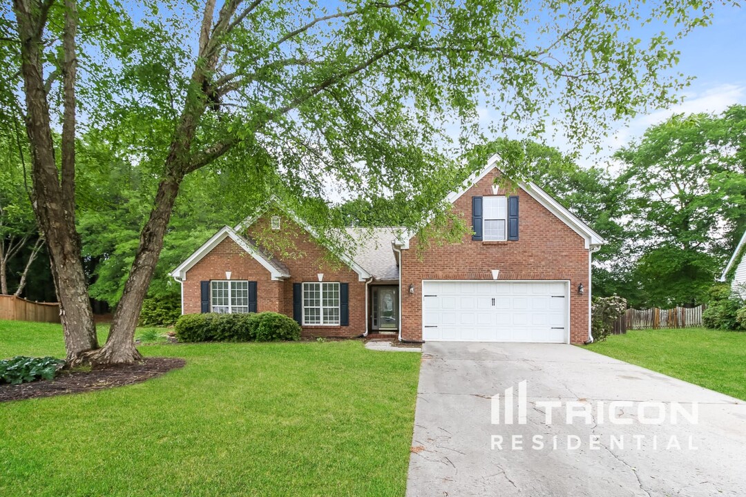 165 Graymist Ln SW in Loganville, GA - Foto de edificio