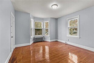 48 Tecumseh St, Unit 1 in Providence, RI - Building Photo