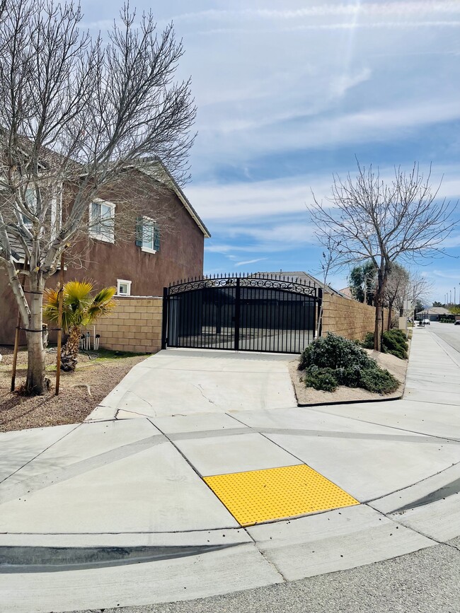 3028 Justin Ct in Lancaster, CA - Building Photo - Building Photo