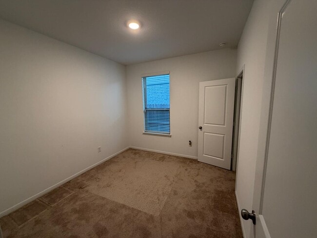 property at 14731 Maple Pond Pl