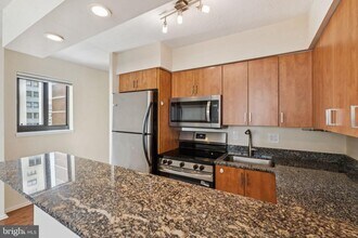 1420 Locust St in Philadelphia, PA - Building Photo - Building Photo