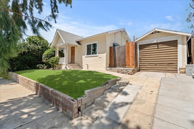 property at 541 E Ellis Ave